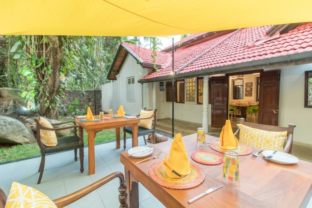 The Pineapple Villa Gampaha Exteriör bild